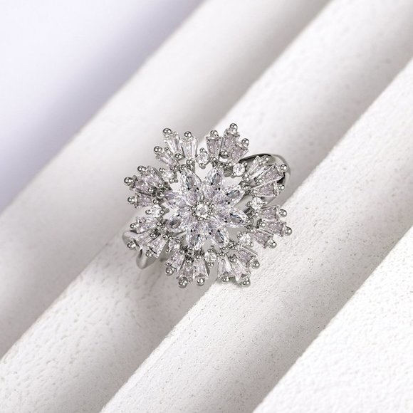 🎁Sweet Snowflake Zircon Lovely Dainty Flower Rings For Women, MARR9046 - Picture 1 of 5